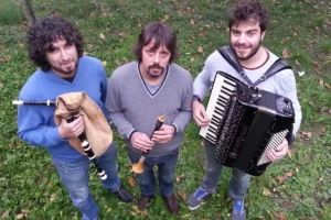 Lampetròn Trio